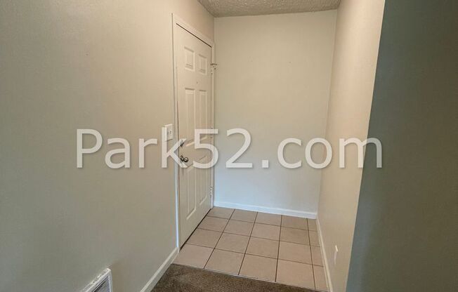 2 beds, 1 bath, $1,295