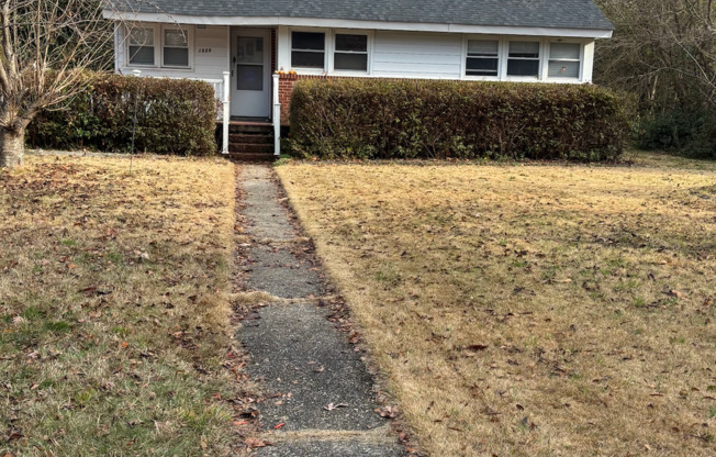 3 bedroom Coziness Ready for New Tenants