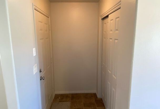 3 beds, 1 bath, $1,095, Unit # 2