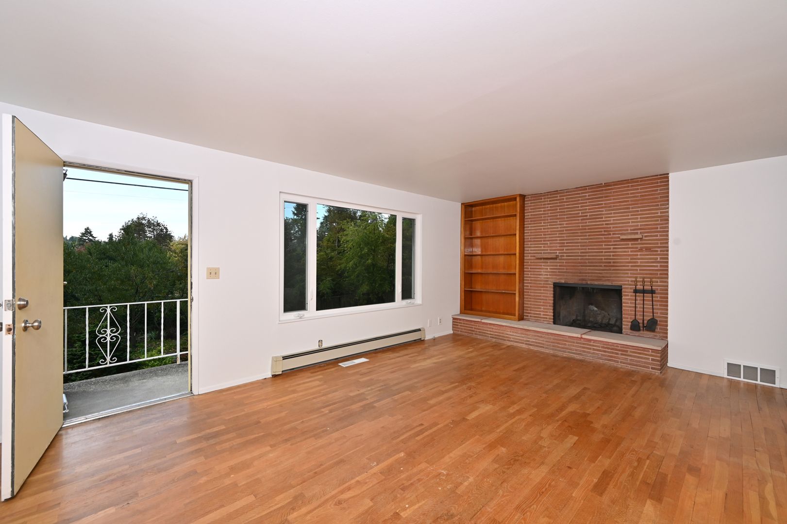 Spacious 4BR/2 BA Home in Quiet North-End Neighborhood (Thornton Creek)