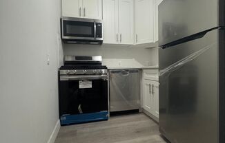 1 bed, 1.5 baths, $3,000, Unit 1B