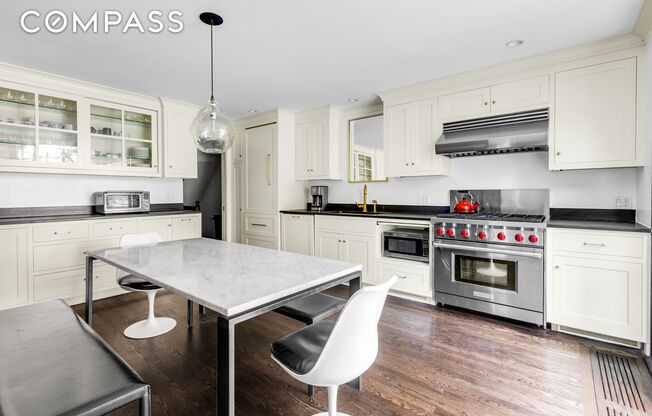 125 W 132 ST