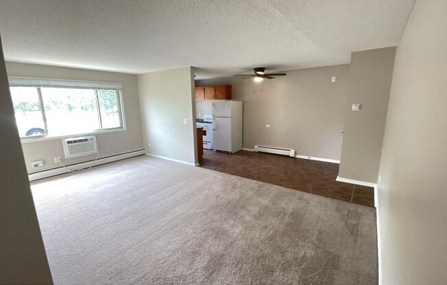 2 beds, 1 bath, 735 sqft, $1,350, Unit 995-17