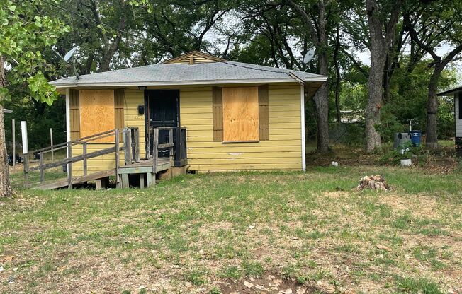 2 Bedroom 1 Bathroom South Dallas