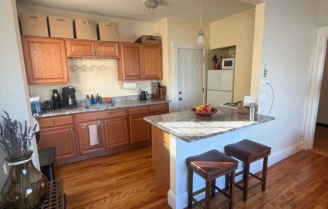 1 bed, 1 bath, $2,450, Unit 5S-10