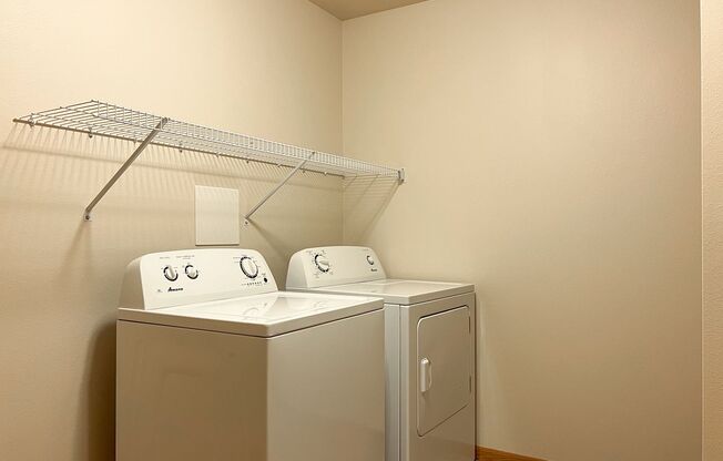 2 beds, 2 baths, 1,325 sqft, $1,560, Unit ML 550-02