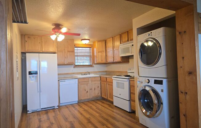 Updated 2 Bedroom 1 Bathroom Condo in Westminster!