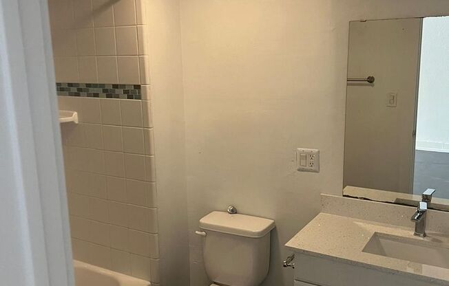 Studio, 1 bath, 1,100 sqft, $1,595, Unit 2011