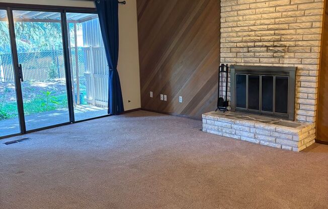Groovy Townhouse-55+ in Hazel Dell