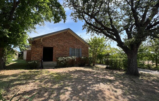 2X1 House - Walking Distance to UNT