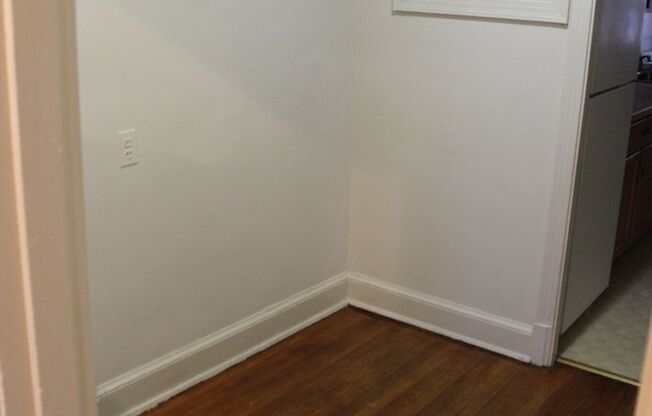 1 bed, 1 bath, 706 sqft, $1,695, Unit 400 #11