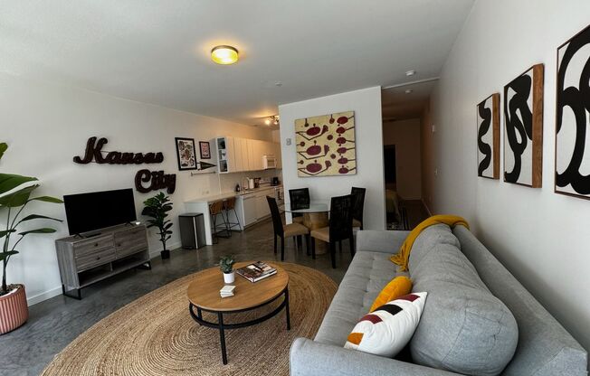 1 bed, 1 bath, 726 sqft, $1,460, Unit 210