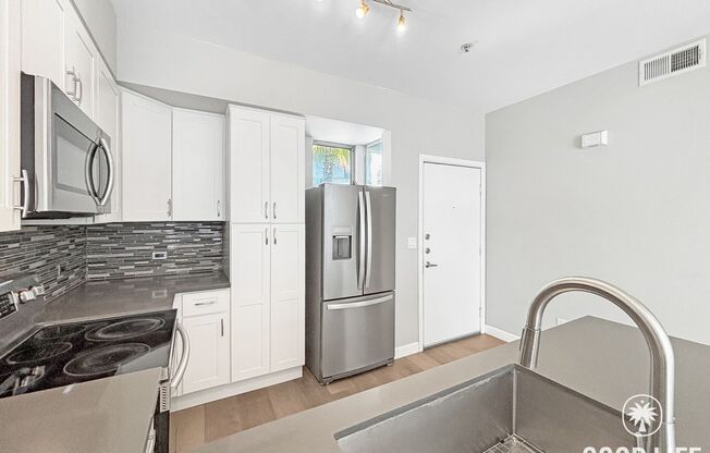 Sleek 1B/1BA Condo in the Heart of Marina District with A/C, In-Unit W/D & Reserved Parking!