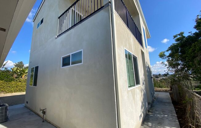 New Build (2022)!! 4BD/2BA, Great Views!!
