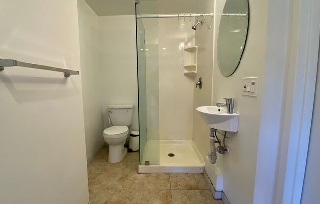 Studio, 1 bath, $2,300