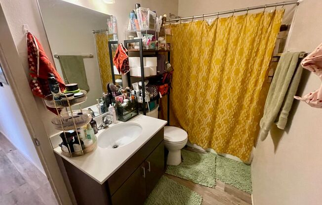 2 beds, 1 bath, $1,350, Unit 311