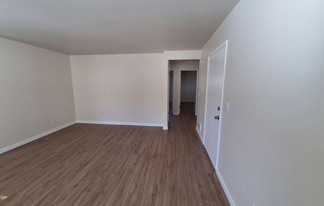 3 beds, 1 bath, $3,195, Unit 6