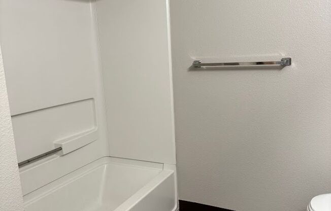 2 beds, 2 baths, 1,070 sqft, $1,625, Unit 12-204