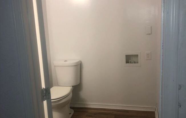 1 bed, 1 bath, $600, Unit Unit C