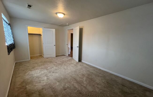 2 beds, 1 bath, $1,650