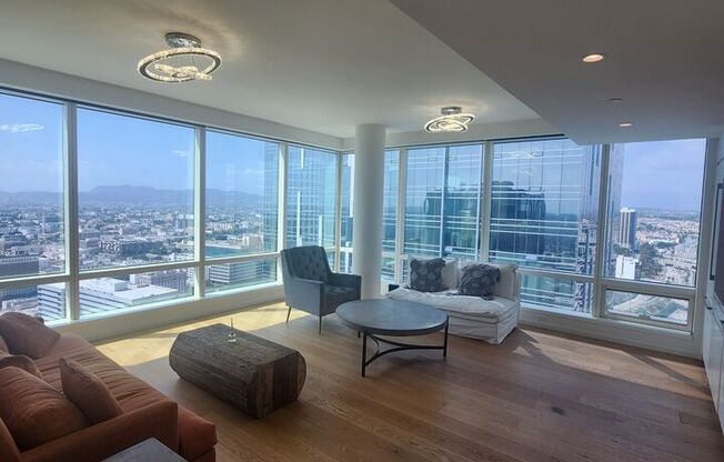 1 bed, 1 bath, 823 sqft, $3,700, Unit 4102