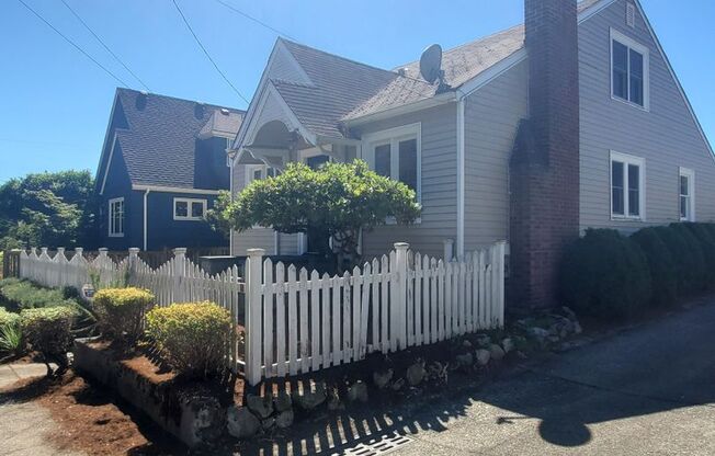 Classic 4 Bedroom Tudor in Desirable Maple Leaf Neighborhood-Just 4 blocks to Greenlake!