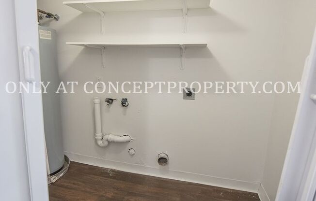 2 beds, 1 bath, 930 sqft, $1,249, Unit 56