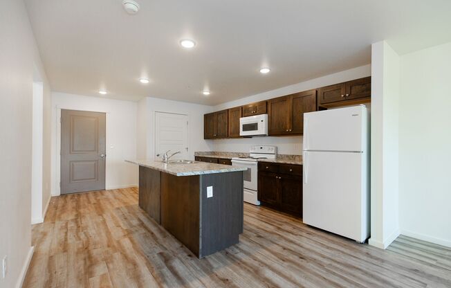 2 beds, 2 baths, 952 sqft, $1,695, Unit 96-301