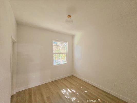 752 E 17 ST
