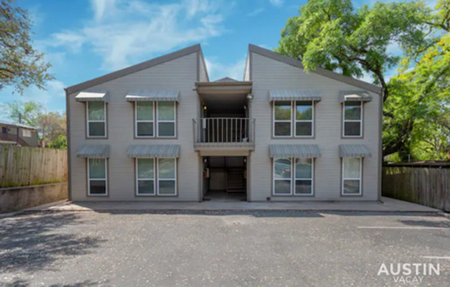 Clarksville - 1 Bedroom Townhome