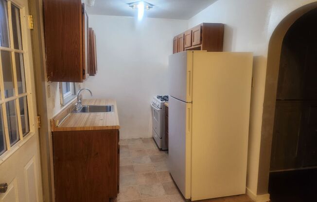 2 beds, 1 bath, 1,329 sqft, $950, Unit 504