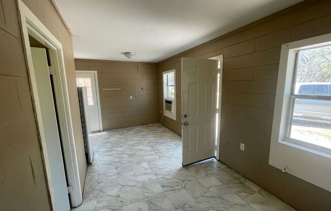 1 bed, 1 bath, 500 sqft, $650, Unit Admiral3