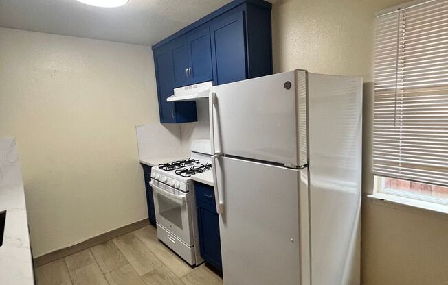 561 - 3137 &amp; 3145 Cadillac