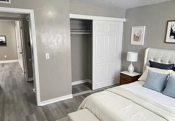 2 beds, 1 bath, 920 sqft, $1,150, Unit H16