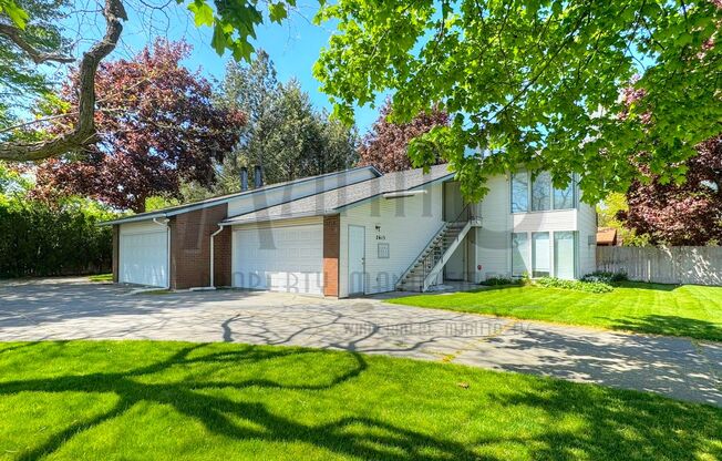 Ideally Located South Hill Unit