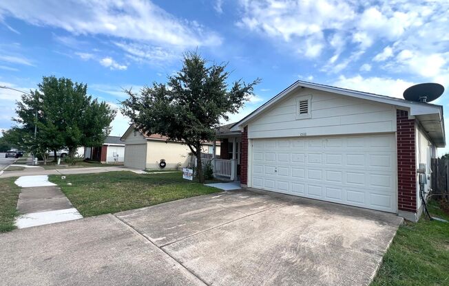 Single Story, 3 Bedrooms and 2 Bathroom Home for Rent in East Austin, Texas Close to TESAL Giga