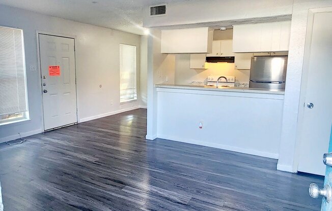 1907 HEARTHSTONE DR