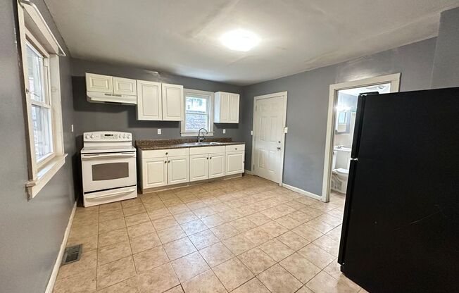 4 beds, 1 bath, $2,000, Unit 22 Wendell Place 1st Fl