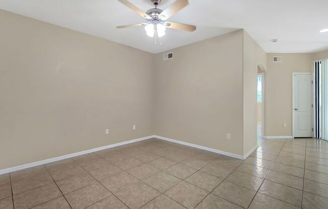 2 beds, 2 baths, $1,525, Unit UNIT 1116