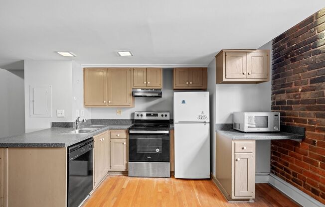 1 bed, 1 bath, 750 sqft, $1,050, Unit Unit 305