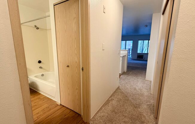 Studio, 1 bath, 483 sqft, $1,450, Unit 308