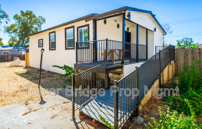 3741 JASMINE ST