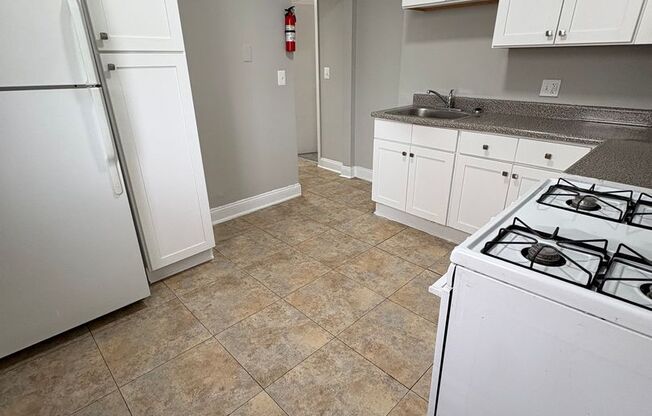 3 beds, 1 bath, 1,270 sqft, $1,350, Unit WW 201