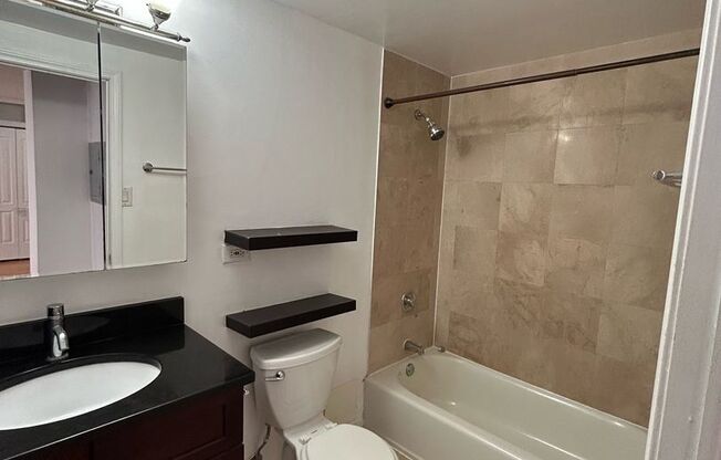 1 bed, 1 bath, 700 sqft, $1,950, Unit 418-1501