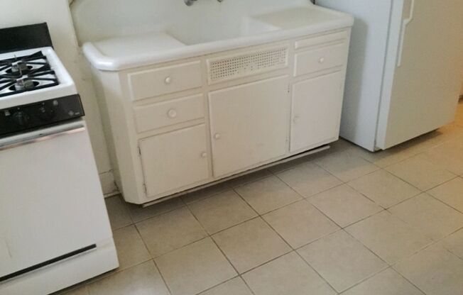 1 bed, 1 bath, 900 sqft, $1,400, Unit 114