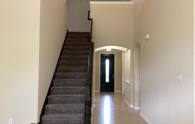 1704 HICKORY CHASE CIR