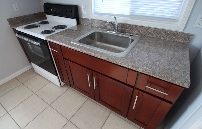 Renovated 2 Bedroom, on San Pablo Ave, in East Richmond Area