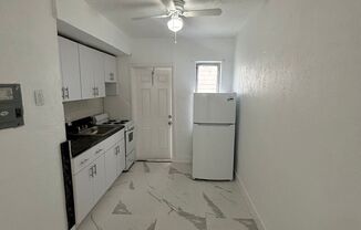 Studio, 1 bath, 378 sqft, $1,300, Unit 3