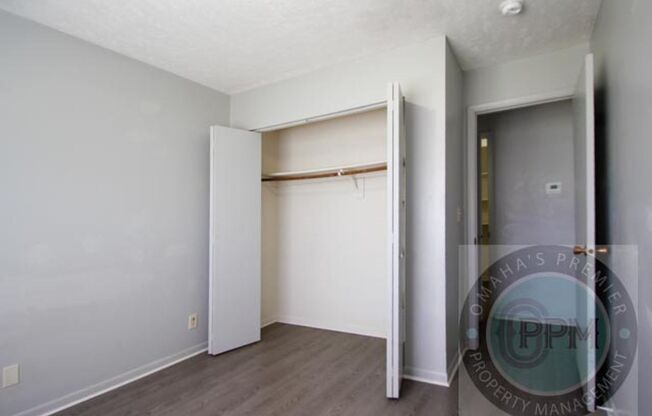 2 beds, 1 bath, 900 sqft, $845, Unit BG/13