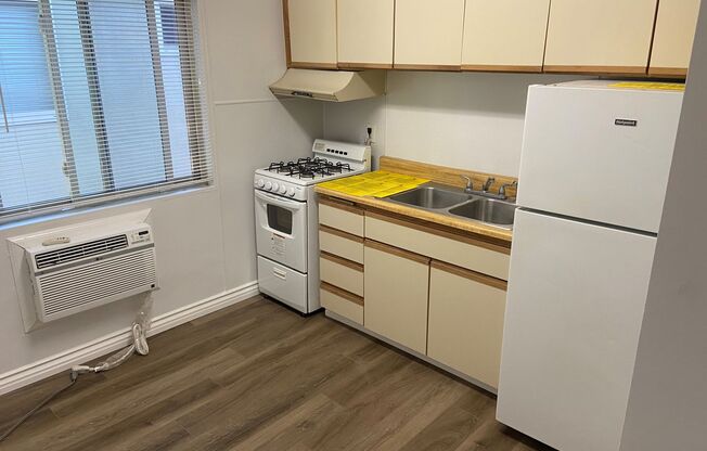 Studio, 1 bath, 422 sqft, $1,425, Unit 832 #22